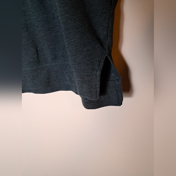 VICTORIA'S SECRET SQUIN XL SWEATER - Picture 3 of 8